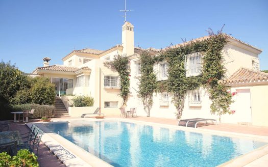 Front Line Golf Villa in El Puerto de Santa Maria – Cádiz