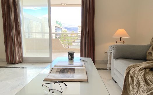 Fantastic Apartment in the Heart of Puerto Banús: 2 Bed -2 Bath – Built 107m2 – Terrace 39m2 -Garage 16m2- Gym – Paddle- Pool