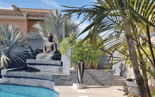 Villa in a perfect location in Las Chapas beach area: just 400m from the beach and 5 minutes from Santa Clara Golf and the Royal Tennis Club