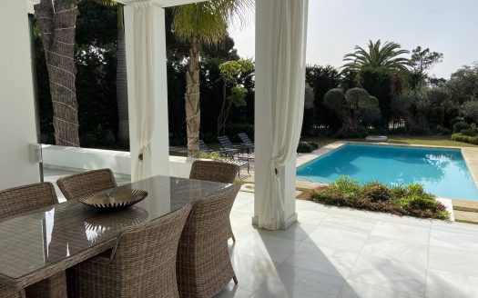 Fantastic Contemporary Villa located in one of the best urbanisations in Marbella: Las Chapas