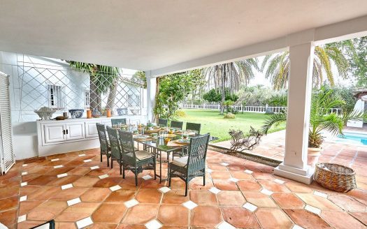 Andalusian Style Villa in the famous urbanization of Guadalmina, Marbella – Gran Villa estilo Andaluz en la afamada urbanización de Guadalmina, de Marbella –