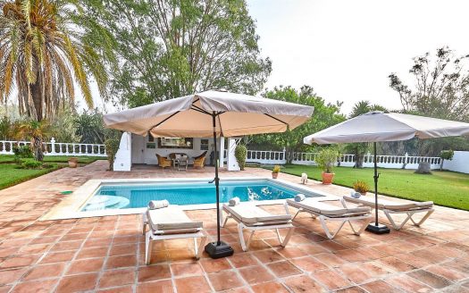 Andalusian Style Villa in the famous urbanization of Guadalmina, Marbella – Gran Villa estilo Andaluz en la afamada urbanización de Guadalmina, de Marbella –