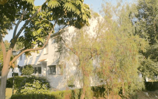 Exquisitely renovated townhouse in prestigious area of Marbella Center