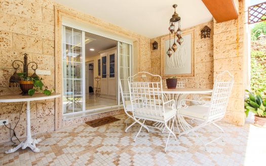 Exclusive Lettings in Andalusian style villa with pool very close to Puerto Banús, Marbella – Exclusiva Estancia en Villa Estilo Andalús con piscina muy cerca de Puerto Banús, Marbella