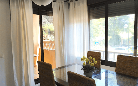 Great apartment with terrace on the famous Golden Mile of Marbella – Estupendo apartamento con terraza en la famosa Milla de Oro de Marbella