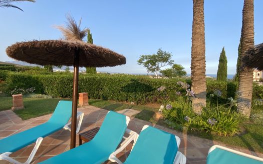 THE PERFECT INVESTMENT with Mediterranean views in a sought after location in the prestigious community of FOUR SEASONS, Los Flamingos. LA INVERSIÓN PERFECTA en una casa o alquiler vacacional con vistas al Mediterraneo