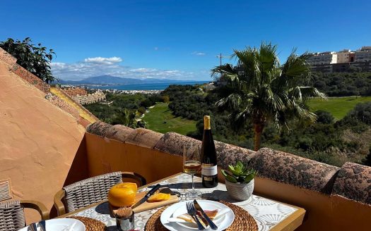 🔥🔥RENOVATED Penthouse & DESIGN Furniture for Sale🔥🔥 Would you like to wake up every day with the Mediterranean at your feet?
